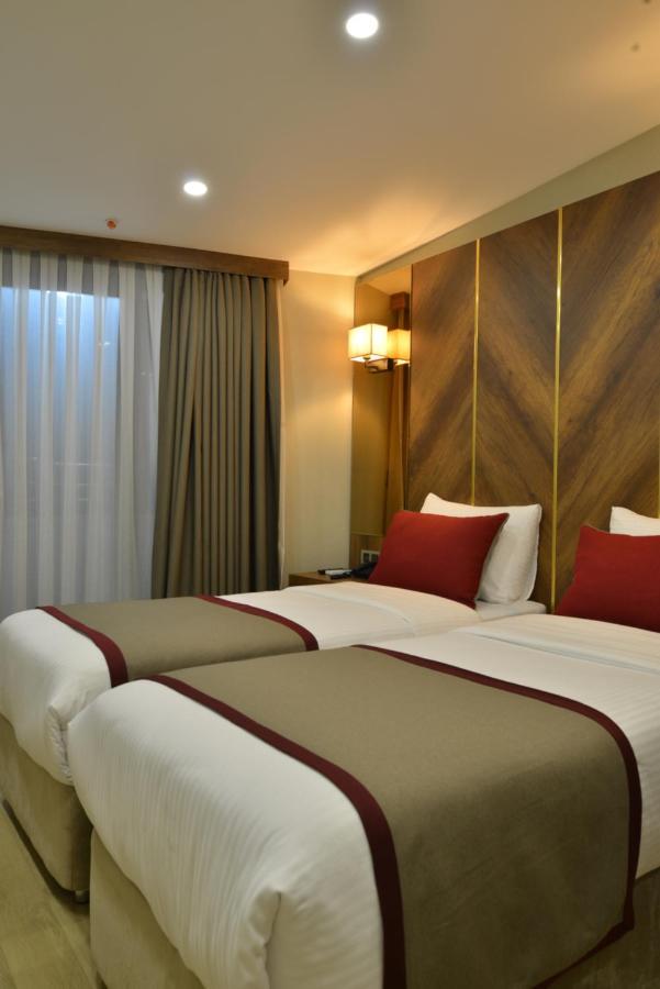 Celine Hotel Taxim อิสตันบูล ภายนอก รูปภาพ